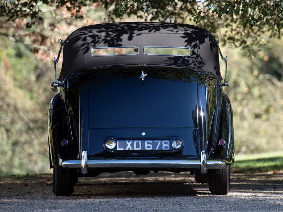  Bentley Mark VI Drophead Coupe by James Young 1948 года  (фото 6 из 15)